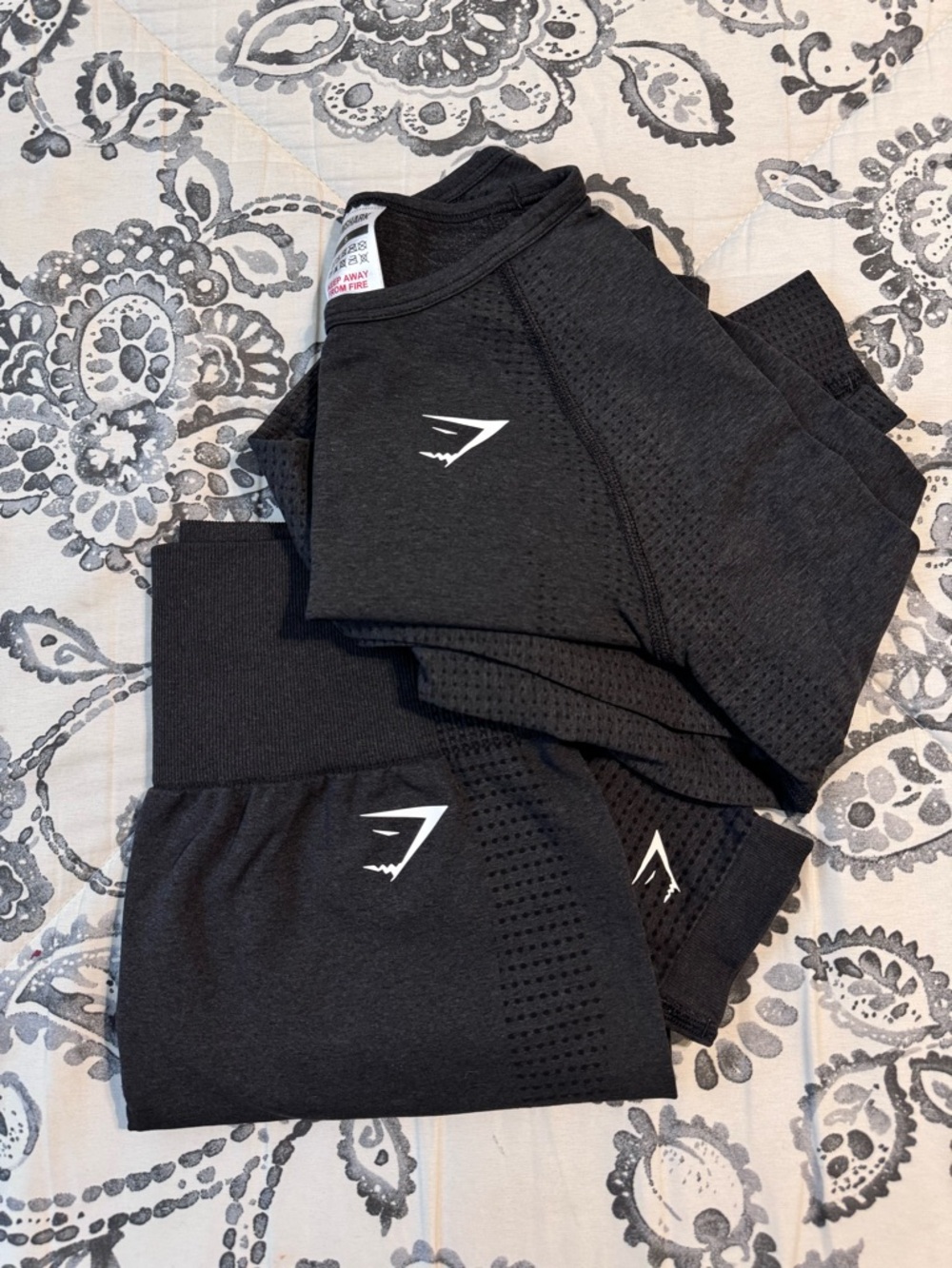 Gymshark Black Seamless Workout Set - Top & Leggings
